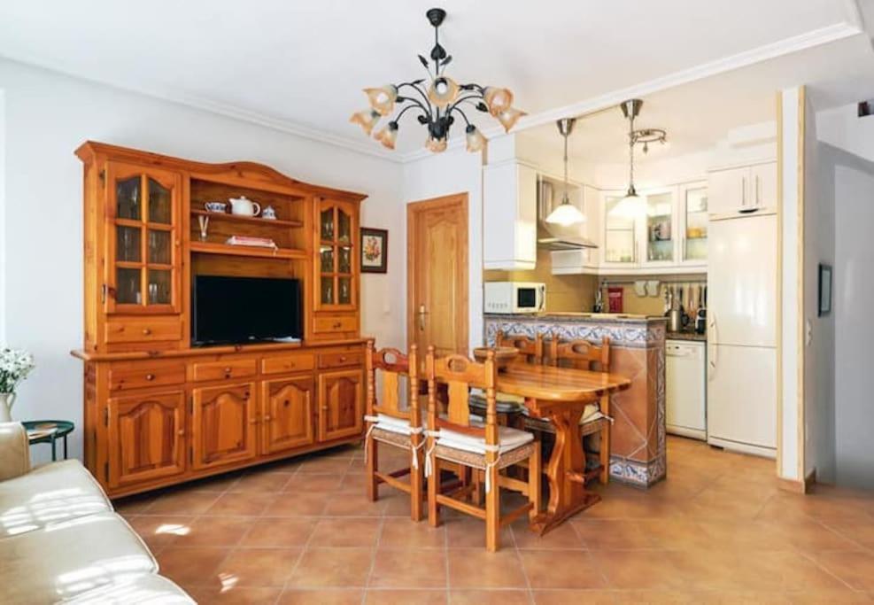Villa Magerit, Entire Home 5 Minutes Easy Walk To Sandy Beach La Mata  Luaran gambar