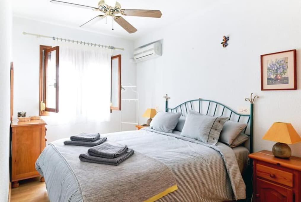 Villa Magerit, Entire Home 5 Minutes Easy Walk To Sandy Beach La Mata  Luaran gambar