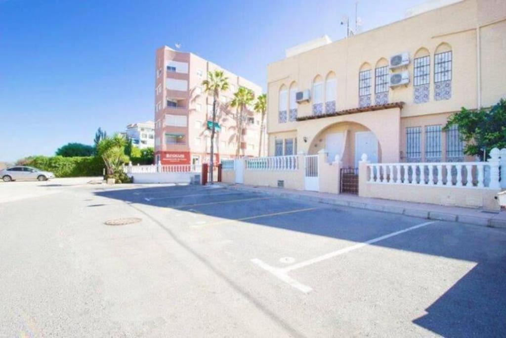 Villa Magerit, Entire Home 5 Minutes Easy Walk To Sandy Beach La Mata  Luaran gambar