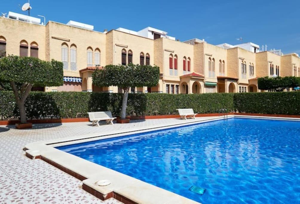 Villa Magerit, Entire Home 5 Minutes Easy Walk To Sandy Beach La Mata  Luaran gambar