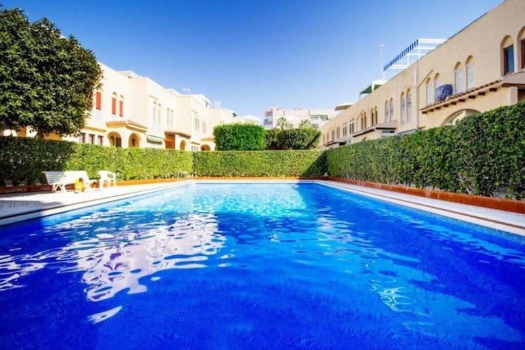 Villa Magerit, Entire Home 5 Minutes Easy Walk To Sandy Beach La Mata  Luaran gambar